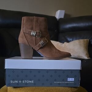Sun + Stone Women's Tan Ankle Boots
